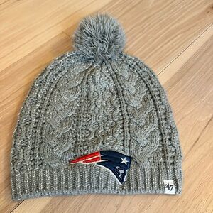 New England Patriots Women's Gray Knit Pom-Pom Hat